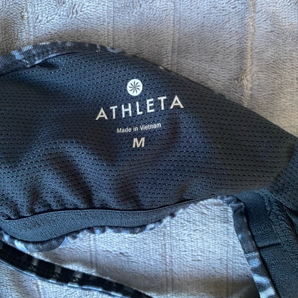 Athleta strappy tank with built-in bra, size medium, great condition - Picture 5 of 5